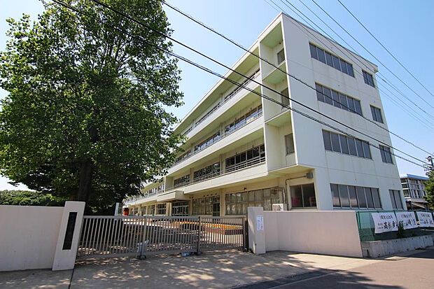 牛久第三中学校（約1,844m）