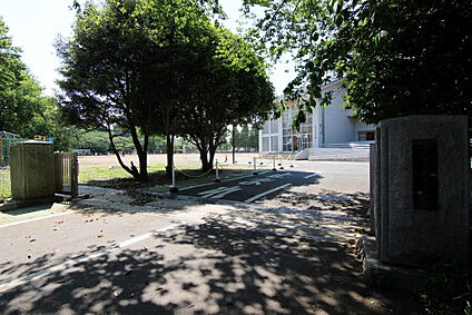 牛久小学校 525m