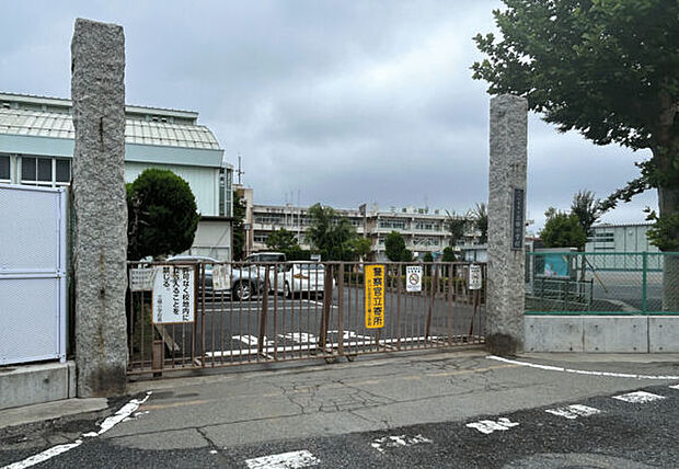 さいたま市立三橋小学校(約902m)