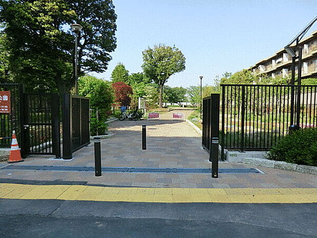 上用賀公園(約377m)