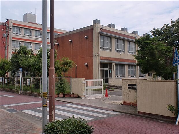 名古屋市立堀田小学校(約868m)