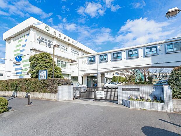 戸田市立美笹中学校（約1,360m）