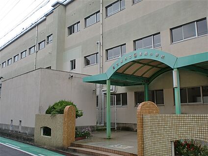 名古屋市立春岡小学校 169m