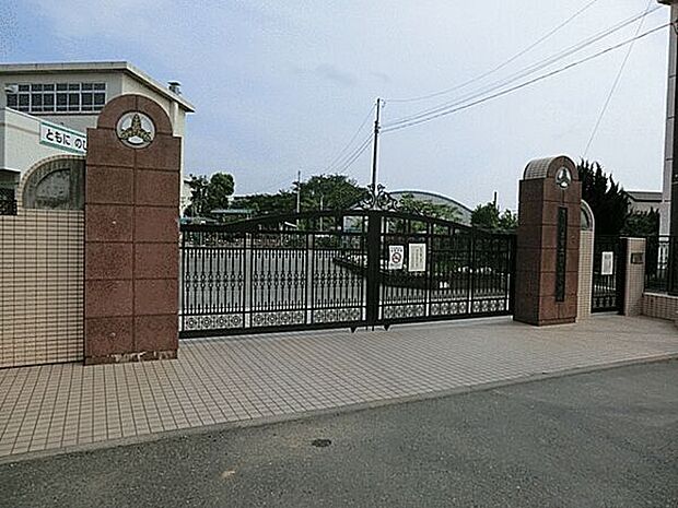 さいたま市立針ヶ谷小学校（約210m）