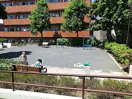 松見町二丁目公園 648m