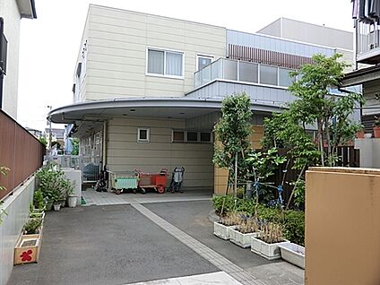 よつば保育園 134m
