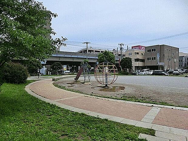 ひだまり公園(約890m)