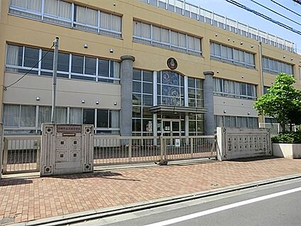 川崎市立小田小学校 545m