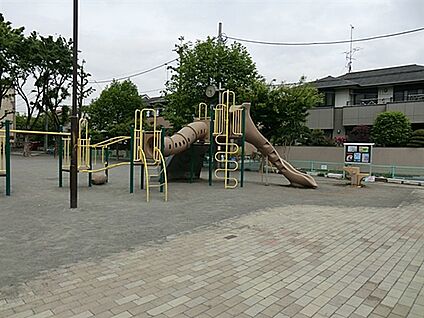 井田杉山町公園 698m