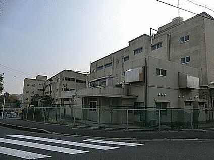 横浜市立飯島小学校 752m