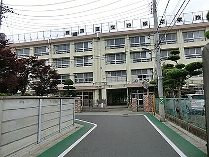 練馬区立谷原中学校 412m