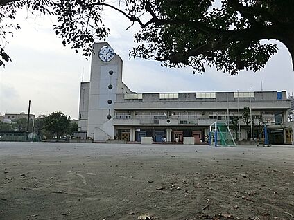 横浜市立南太田小学校 659m