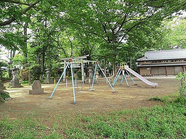氷川神社児童遊園地(約579m)