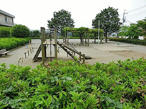 ふれあい公園(約831m)