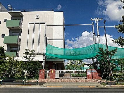 足立区立江北小学校 773m