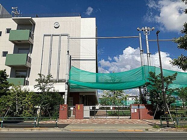 足立区立江北小学校(約773m)
