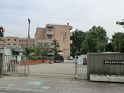 草加市立氷川小学校 396m