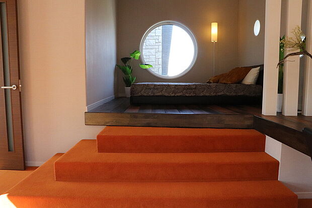 【スキップフロアで立体的な寝室に】当社施工事例:お客様の自由に設計することが出来ます。