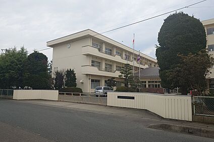 名取市立増田中学校 290m