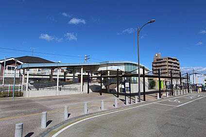 名鉄竹鼻線「柳津」駅 2400m(自動車約6分)