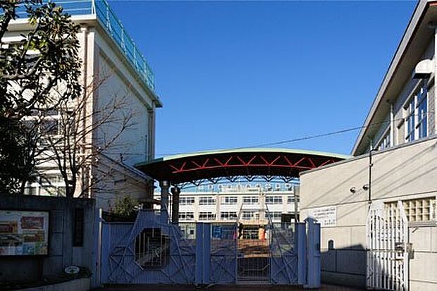 豊島区立長崎小学校（約231m）