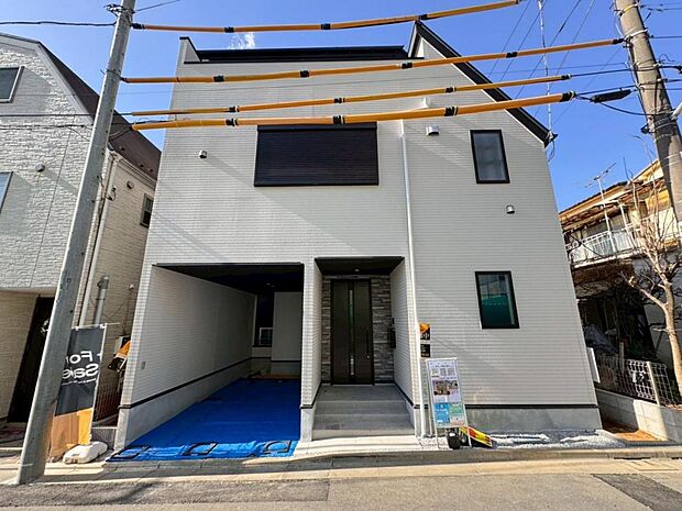 【外観】木造3階建て設計、4LDK+カースペース。暮らしを豊かにサポートする仕様設備や広々としたキッチンなど魅力が詰まったお住まいです。