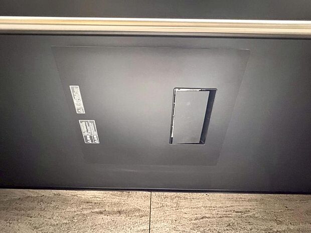 【浴室換気乾燥機】「浴室換気乾燥機」は梅雨の季節や春先の花粉の季節、最近ではPM2.5や黄砂の飛来対策としても外干しせずに室内で乾燥できるため、とても便利です。