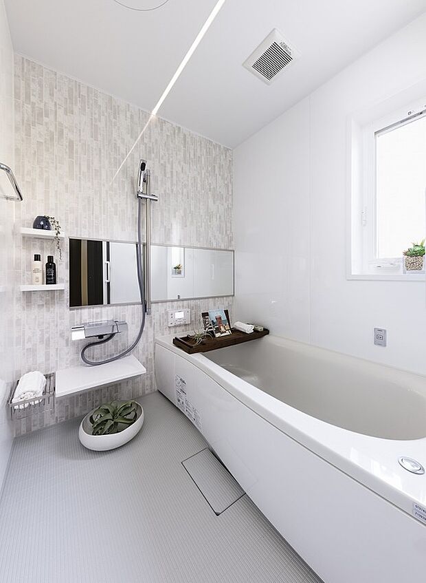 【パナソニック　オフローラ】スミピカフロア…床のスミに目地がないから、おそうじしやすく、スミまですっきりキレイを保てます。