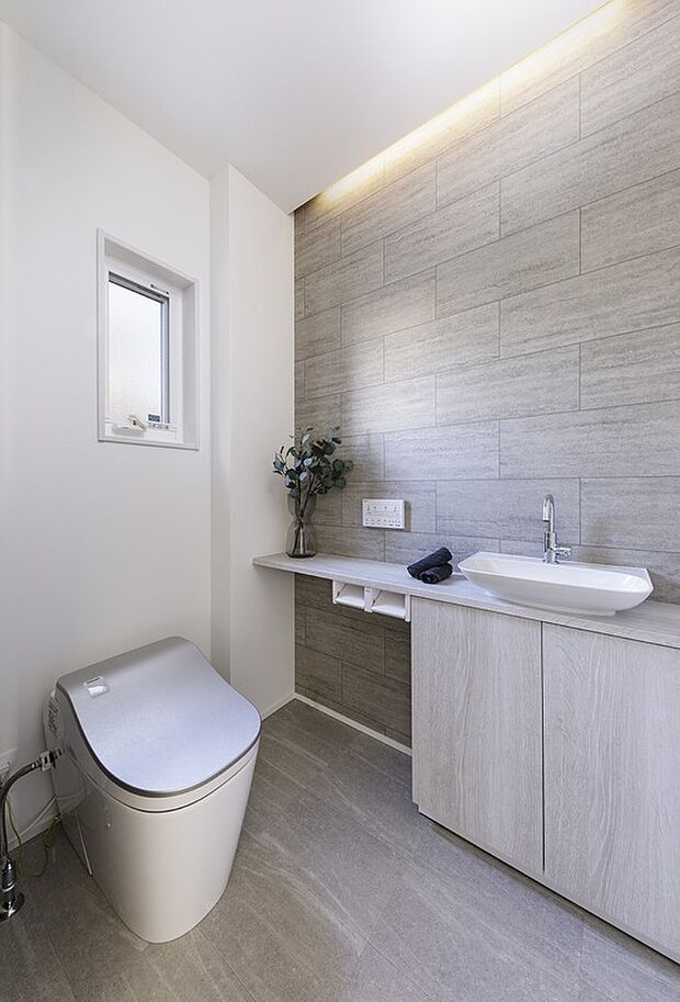 【パナソニック　アラウーノ】1.5帖の快適なトイレスペース。お子様やご年配のサポートもしやすいです。