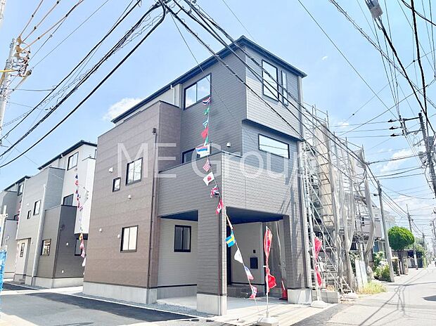 ◆５号棟◆～Exterior～　周辺には学校や買物施設もあり生活、子育てに適した環境が広がっています！「永住地」として、物件のご見学だけではなく、周辺の環境や通学できる学校についてもご相談ください！