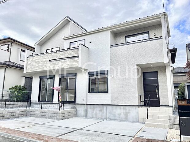 ~Exterior~ 一戸建ての大きなメリットは、自分達の「土地」を「自由に」使える事です。ガーデニングやDIY,車やバイクの趣味など様々な用途で利用できます。