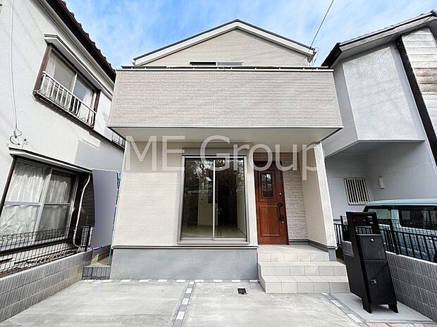 ～Exterior～毎日のお散歩も快適な緑に恵まれた閑静な住宅地は、伸び伸びスローライフを叶えてくれます。自然豊富な季節の移ろいを身近に感じられる、子育てに適した環境です。