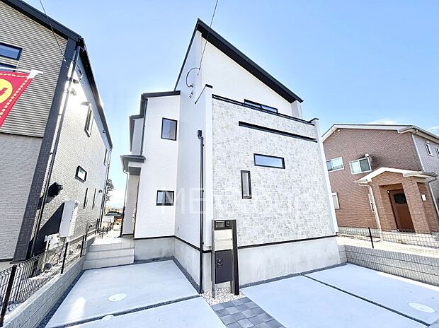 ◆1号棟◆~Exterior~ 首都圏で憧れのスローライフ♪緑に囲まれた土地は都会の喧騒を忘れられそう。四季を通じて自然と触れ合えるスポットが周辺には盛りだくさん!住みたくなる家。暮らしたい町。