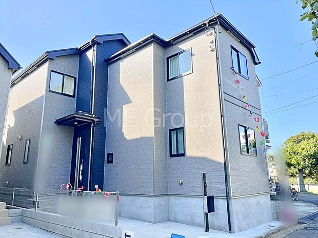 ◆A号棟◆～Exterior～　一戸建ての大きなメリットは、自分達の「土地」を「自由に」使える事です。ガーデニングやＤＩＹ，車やバイクの趣味など様々な用途で利用できます。