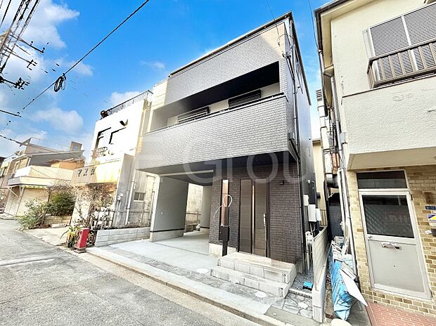 ~Exterior~ 周辺には学校や買物施設もあり生活、子育てに適した環境が広がっています!「永住地」として、物件のご見学だけではなく、周辺の環境や通学できる学校についてもご相談ください!