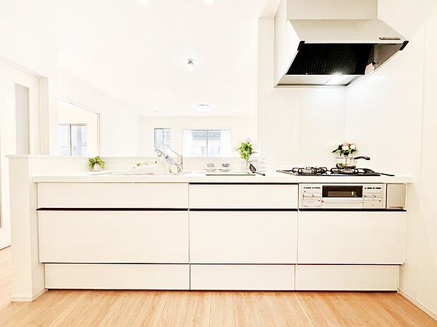 ~Kitchen~ 広くて使いやすいキッチンなら家族でいっしょに料理をつくったり、後片付けも手間なくできちゃいます♪収納もたっぷりあるので、いつもすっきりと清潔な印象を保てます。