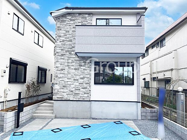 たっぷりの陽光と心地よい風が舞い込む住まい