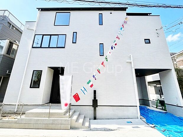 洗練された外観、上質な住空間が広がる室内は永く安心して過ごせる住居です。