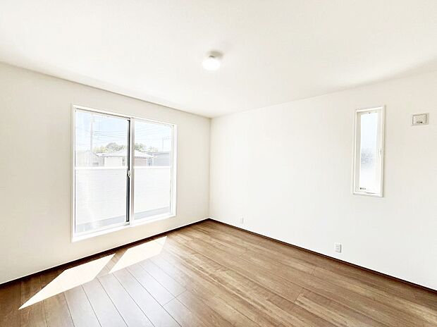◆No.3◆~Bed Room~ 「今日も一日お疲れ様」とご夫婦でゆったりくつろげる寝室。毎日の家事やお仕事に疲れた日はフカフカのベットで癒されてください。テレビや本棚をおいても快適な広さが自慢♪