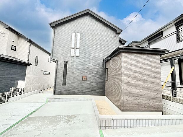 洗練された外観、上質な住空間が広がる室内は永く安心して過ごせる住居です。