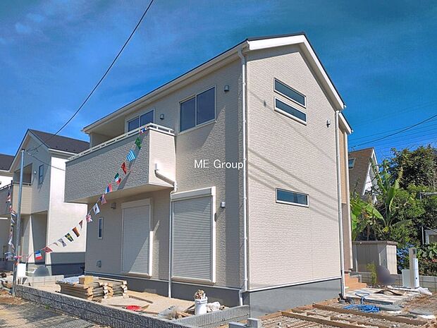 ◆３号棟◆～Exterior～　首都圏で憧れのスローライフ♪緑に囲まれた土地は都会の喧騒を忘れられそう。四季を通じて自然と触れ合えるスポットが周辺には盛りだくさん！住みたくなる家。暮らしたい町。