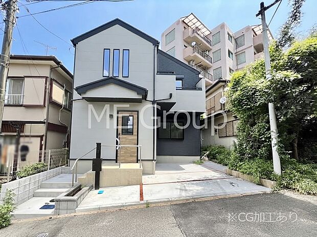 ~Exterior~ 一戸建ての大きなメリットは、自分達の「土地」を「自由に」使える事です。ガーデニングやDIY,車やバイクの趣味など様々な用途で利用できます。