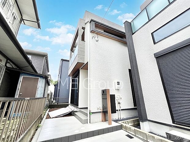 ~Exterior~ 首都圏で憧れのスローライフ♪緑に囲まれた土地は都会の喧騒を忘れられそう。四季を通じて自然と触れ合えるスポットが周辺には盛りだくさん!住みたくなる家。暮らしたい町。