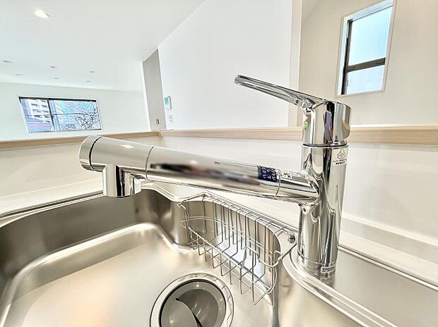 【その他設備(浄水器)】◆４号地◆いつでも清潔なおいしいお水を。一つの水栓で水道水と浄水を使い分け。