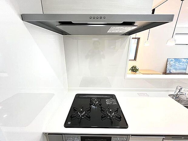 【その他設備(レンジフード)】基本的なお手入れはフィルターのみ！お手入れのしやすさも魅力です。