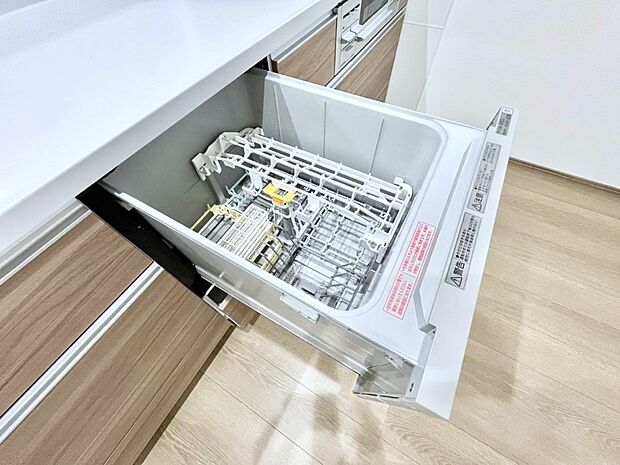 【その他設備(食洗機)】◆２号棟◆面倒なお片づけは食洗機にお任せ！家事の負担が減って、時間にも気持ちにもゆとりができます。