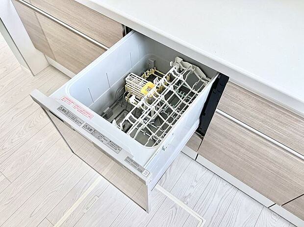【その他設備(食洗機)】面倒なお片づけは食洗機にお任せ！家事の負担が減って、時間にも気持ちにもゆとりができます。