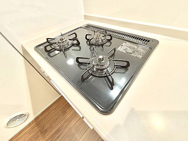 【その他設備(Ｓｉセンサーコンロ)】ガスコンロはＳｉセンサー搭載。火力調節や焦げ付き・消し忘れも防いでくれます。