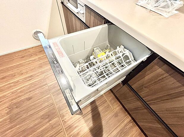 【その他設備(食洗機)】面倒なお片づけは食洗機にお任せ！家事の負担が減って、時間にも気持ちにもゆとりができます。