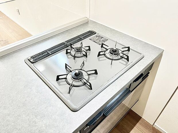 【その他設備(Ｓｉセンサーコンロ)】ガスコンロはＳｉセンサー搭載。火力調節や焦げ付き・消し忘れも防いでくれます。